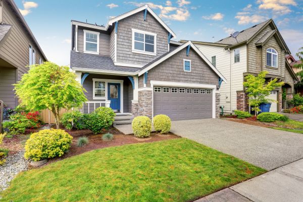 Curb Appeal Landscaping in Roswell