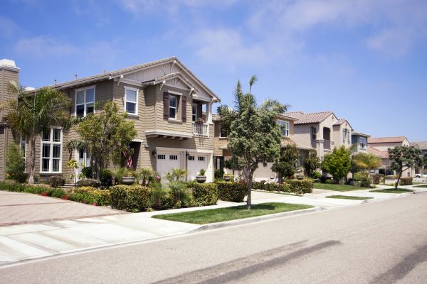 Neighborhood Landscaping in Roswell